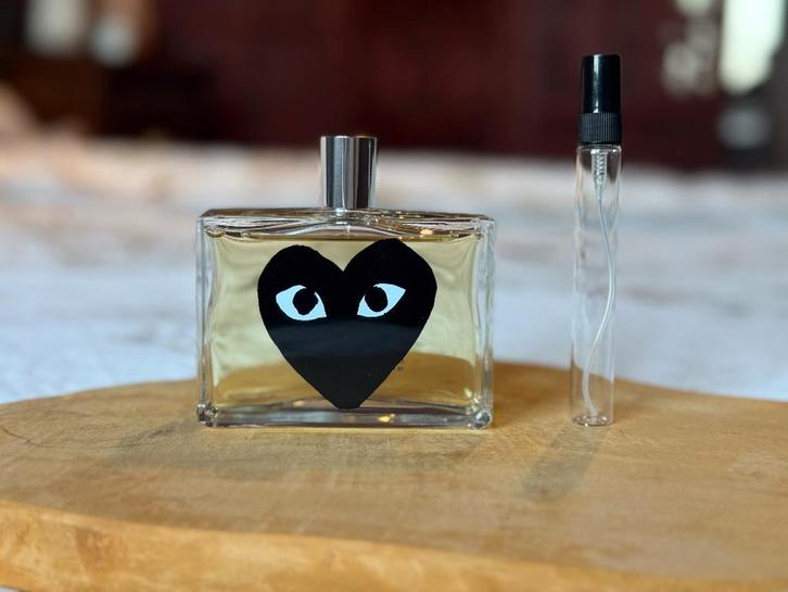 Comme des Garçons - Play Black sample/decant, Handtassen en Accessoires, Uiterlijk | Parfum, Nieuw, Ophalen of Verzenden