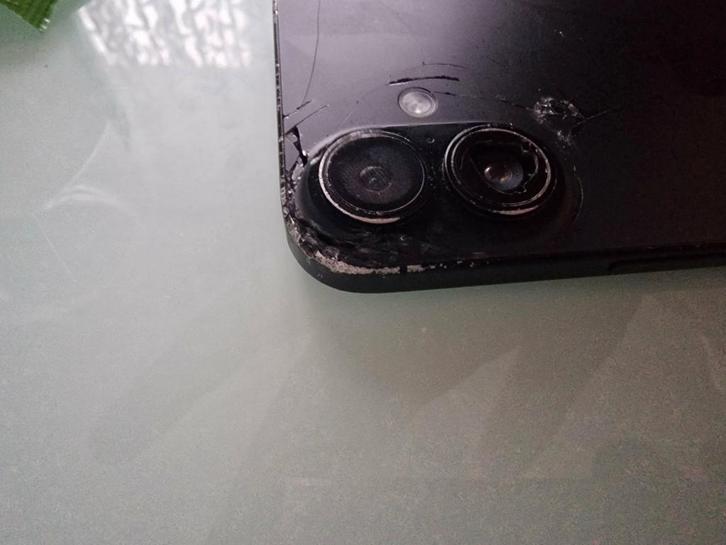 Apple iPhone 16 met doos en aankoopbewijs, Telecommunicatie, Mobiele telefoons | Apple iPhone, 128 GB, iPhone 16, Zwart, Ophalen