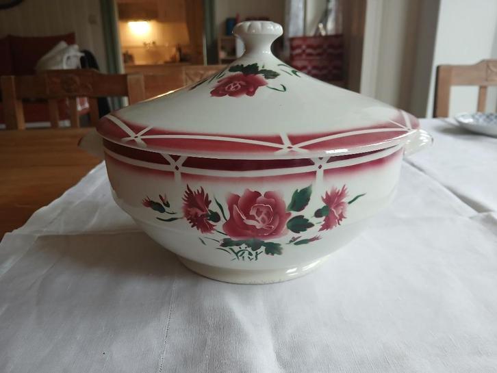 Digoin en Sarreguemines. Zeer gewild stuk, Antiek en Kunst, Antiek | Servies los, Ophalen