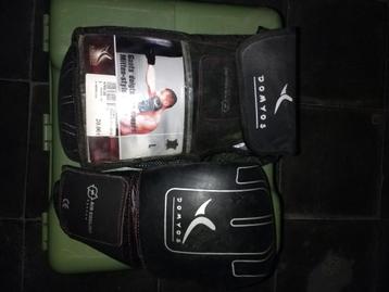 Te koop bokshandschoenen Domyos. beschikbaar voor biedingen