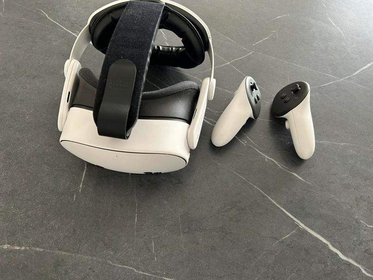 Oculus Quest 3S + Kiwi K4 strap, Games en Spelcomputers, Virtual Reality, Zo goed als nieuw, Pc, Controller, Ophalen