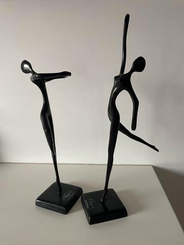 2 sculpturen - dansers - bodrul khalique beschikbaar voor biedingen