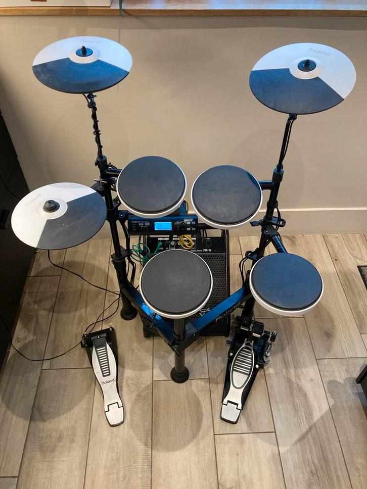 Batterie Roland TD-4 kp + Ampli Roland PM-10, Musique & Instruments, Batteries & Percussions, Utilisé, Roland, Enlèvement