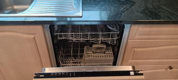 Landelijke keuken met granietsteen beschikbaar voor biedingen