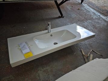Spoelbak badkamer 121 cm +kraan nieuw! beschikbaar voor biedingen