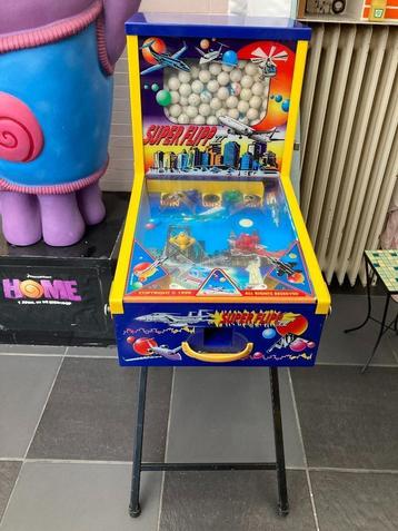 Superflipp II flipperkast en kauwgomautomaat