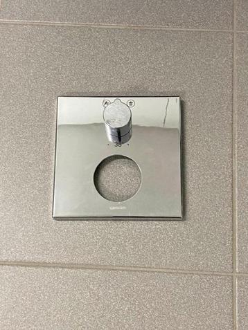 Afwerkingsplaten voor thermostatische kranen beschikbaar voor biedingen