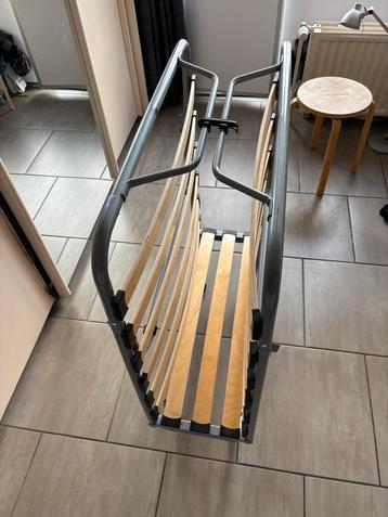 Plooibaar bed op wielen 200cmx90cm + matras + valbescherming beschikbaar voor biedingen