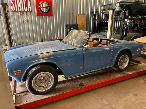 Triumph TR6 1973, Auto's, Oldtimers, Particulier, Te koop, Triumph, Benzine, Cabriolet, 2 deurs, Handgeschakeld, Blauw, Bruin