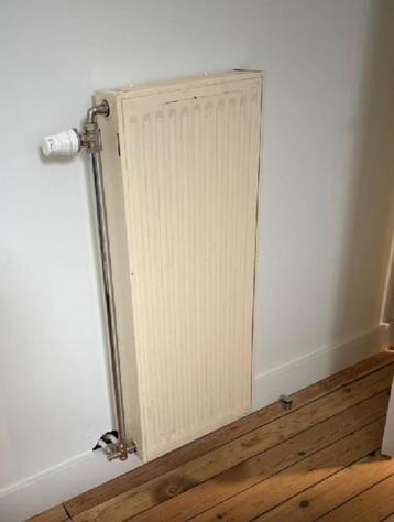 Poncage et peinture radiateur beschikbaar voor biedingen