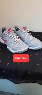 Sneakers en laarsjes, Ophalen, Zo goed als nieuw