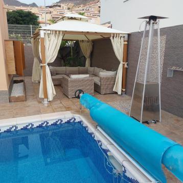 LUXE KAMERS IN VILLA MET ZWEMBAD COSTA ADEJE beschikbaar voor biedingen