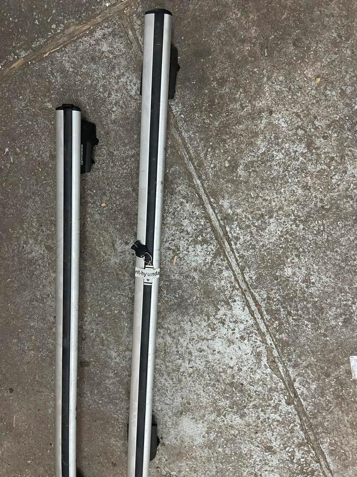 Originele Hyundai dakdragers / dwarsdragers, Auto diversen, Dakdragers, Zo goed als nieuw, Ophalen