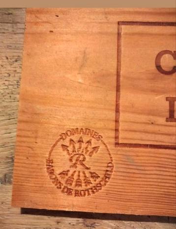 Houten plaquette „Carruades de Lafite”. Kasteel Lafite. Dome beschikbaar voor biedingen