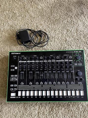 Roland TR-8 Drumcomputer 