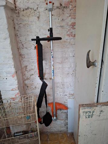 Debroussaileuse Stihl . électrique, Neuf, Stihl, Enlèvement, 10 à 30 cm