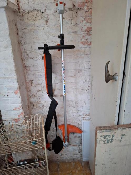 Stihl elektrische bosmaaier, Tuin en Terras, Bosmaaiers, Nieuw, Accu, 10 tot 30 cm, Ophalen