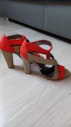 Chaussures à talons noir, beige, orange Calvin Klein, Kleding | Dames, Schoenen, Calvin klein, Zwart, Zo goed als nieuw, Sandalen of Muiltjes