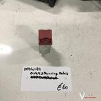 Mercedes w124 Overspanningsrelais / Zekeringhouder, Doe-het-zelf en Bouw, Elektriciteit en Kabels, Gebruikt, -, -, Ophalen of Verzenden