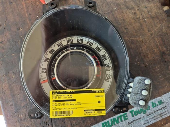 Kilometerteller KM van een Fiat 500, Auto-onderdelen, Dashboard en Schakelaars, Fiat, Gebruikt, 3 maanden garantie, Ophalen of Verzenden