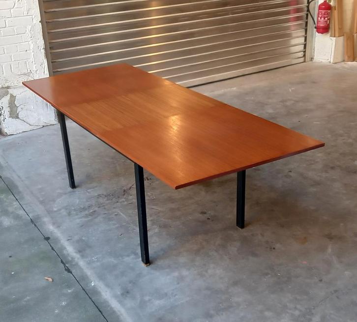 Vintage uitschuifbare eettafel van teakmetaal uit de jaren 6, Antiek en Kunst, Antiek | Meubels | Tafels, Ophalen