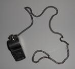 sifflet Anglais avec sa chaîne Anglais Canada WW2 1944 UK GB, Collections, Enlèvement ou Envoi, Armée de terre, Autres types