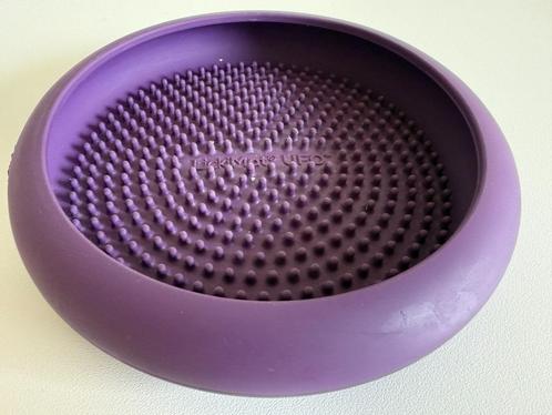 LickiMat UFO, Dieren en Toebehoren, Hondenvoerbakken en Drinkbakken, Zo goed als nieuw, Anti-schrok, Ophalen of Verzenden