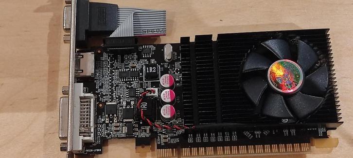 GeForce GT520 met ventilator 2GB + RadeonAX4350 512MB, Computers en Software, Videokaarten, Gebruikt, AMD, PCI, GDDR3, HDMI, DisplayPort