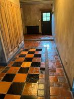 Antieke plavuizen kerkvloer schoonmaken, Ophalen of Verzenden