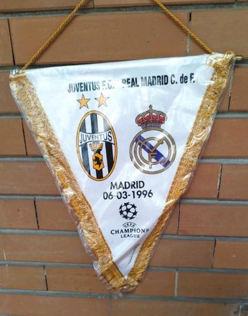 Real Madrid - Juventus FC 1996 Europa cup voetbal vaandel  beschikbaar voor biedingen