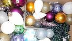 doos kerstballen en kralenslingers, Ophalen, Zo goed als nieuw