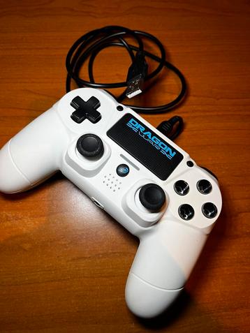 Controller voor PlayStation en pc beschikbaar voor biedingen
