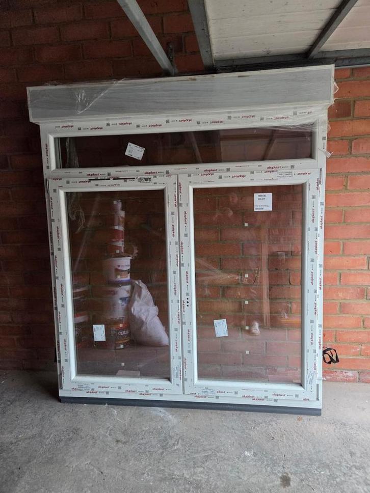 Nieuw kunststof pvc kozijn met elektrische rolluiken –, Doe-het-zelf en Bouw, Raamkozijnen en Schuifdeuren, Kunststof, Ophalen