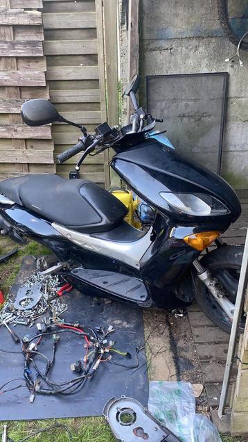 Yamaha maxster 125cc a1 BIEDEN beschikbaar voor biedingen