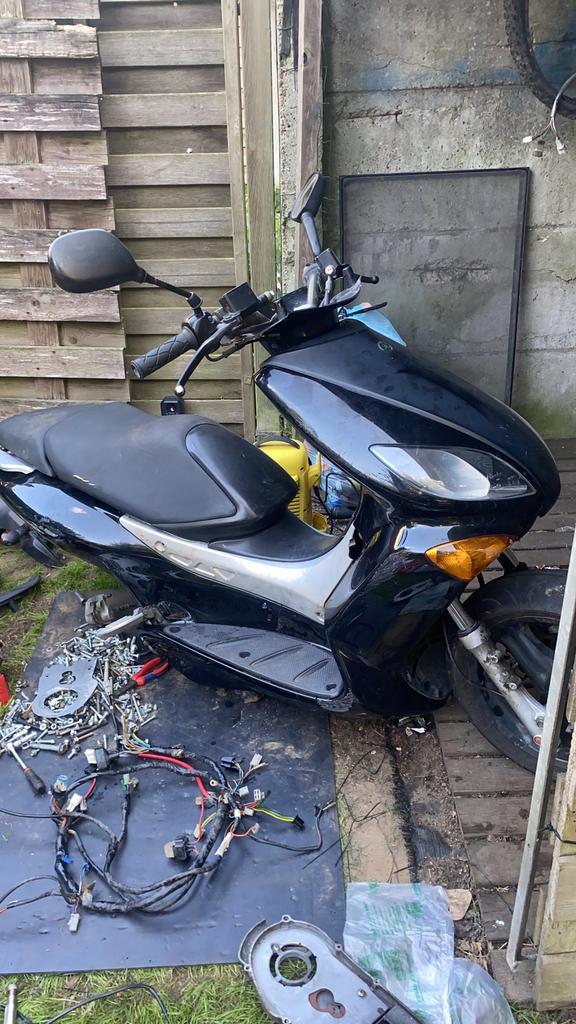 Yamaha maxster 125cc a1 BIEDEN, Motoren, Motoren | Yamaha, Particulier, Toermotor, 11 kW of minder, 1 cilinder, Minimaal motorrijbewijs A1