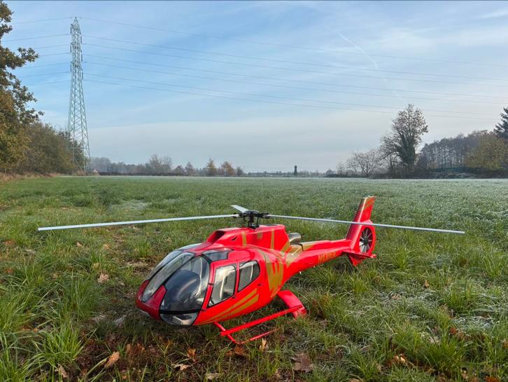 Grand canyon EC130, Hobby & Loisirs créatifs, Modélisme | Radiocommandé & Téléguidé | Hélicoptères & Quadricoptères, Comme neuf