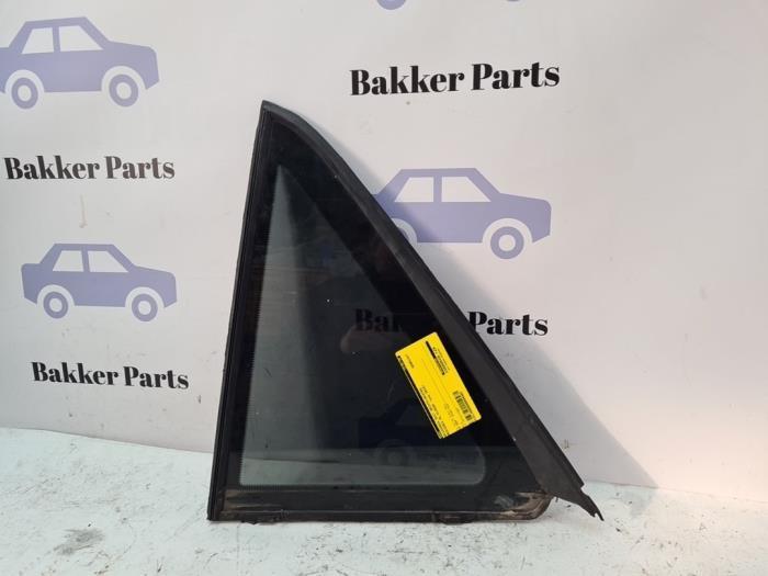 Vitre triangulaire arrière droite d'un Mercedes ML-Klasse, Autos : Pièces & Accessoires, Vitres & Accessoires, Mercedes-Benz, Utilisé