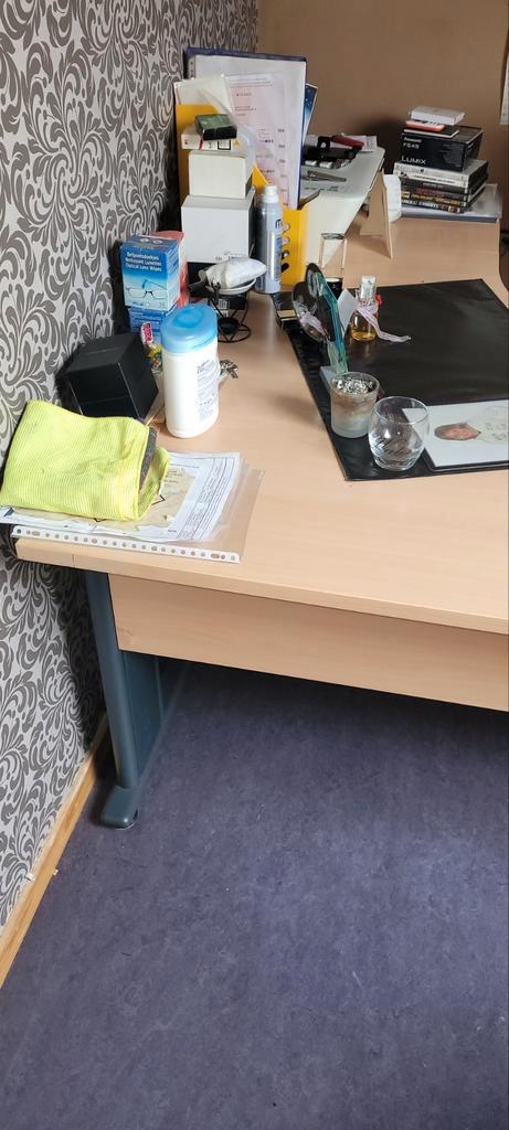 Goede en Grote bureau + bureaustoel, Maison & Meubles, Bureaux, Utilisé, Bureau, Enlèvement