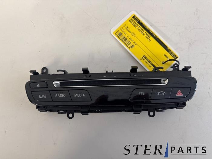 Radiobedienings paneel van een Mercedes C-Klasse, Auto-onderdelen, Dashboard en Schakelaars, Mercedes-Benz, Gebruikt, 3 maanden garantie