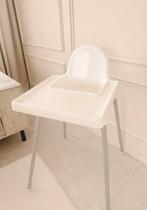 Mooie witte Ikea kinder eetstoel met blad! Zsm ophalen!, Enlèvement, Comme neuf