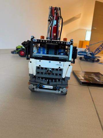 Lego technics Mercedes Benz vrachtwagen beschikbaar voor biedingen