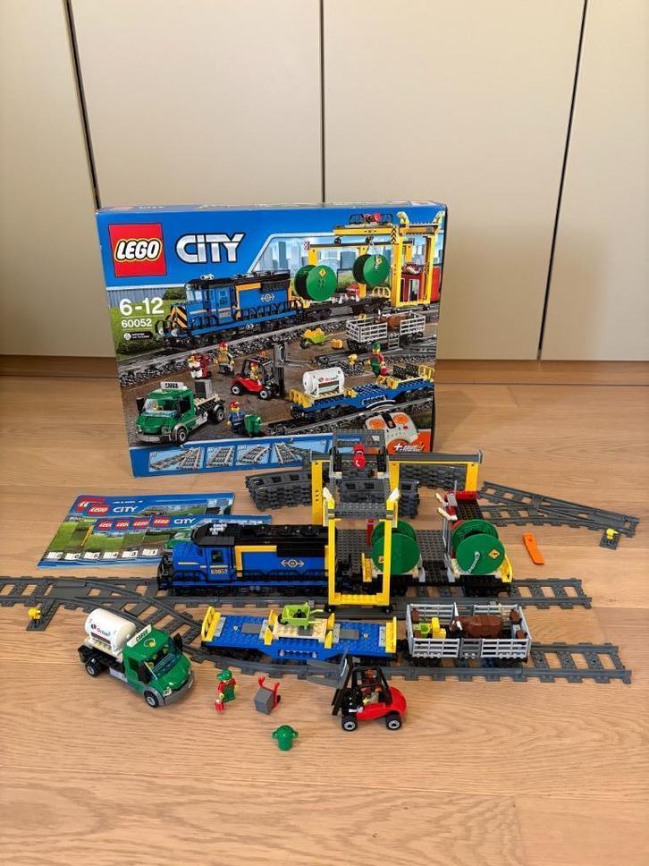 LEGO City – Train de marchandises (60052), Kinderen en Baby's, Speelgoed | Duplo en Lego, Zo goed als nieuw, Lego, Losse stenen