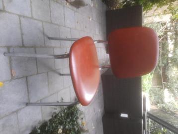 Vintage stoelen 2 stuks  beschikbaar voor biedingen