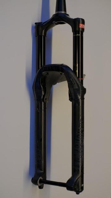 Rockshox Lyrik RC 180mm 27,5" beschikbaar voor biedingen