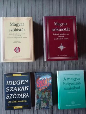 Set van 5 Hongaarse woordenboeken-taalboeken