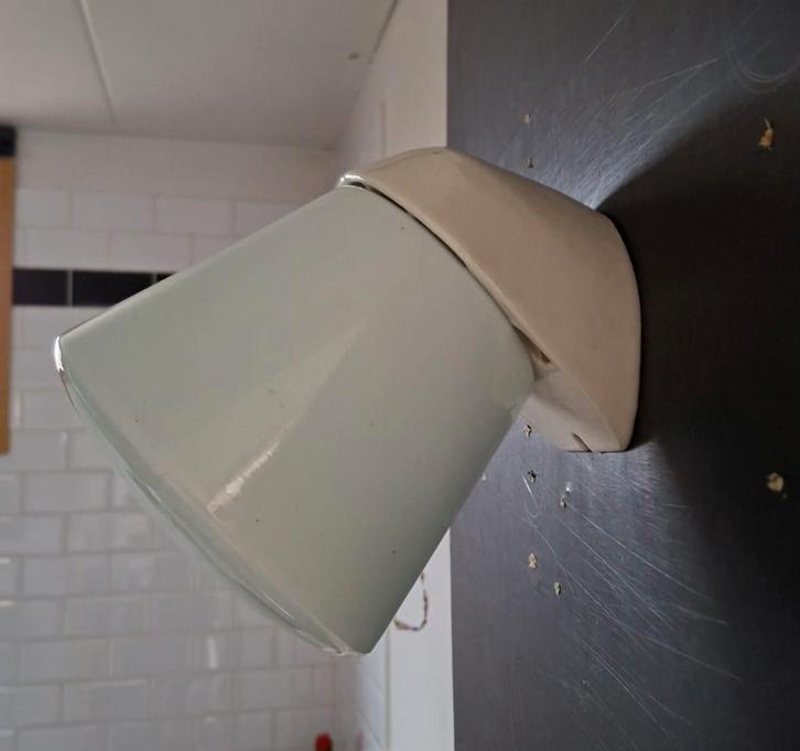 Bauhaus wandlamp, porselein / opaline, 30/40s, Antiek en Kunst, Antiek | Verlichting, Ophalen of Verzenden