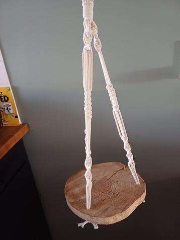 Macramé plantenhanger, Enlèvement