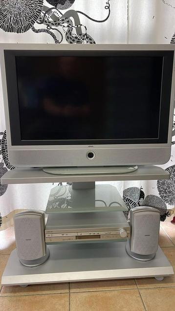 Televisie incl. tv-meubel, dvd-speler en luidsprekers beschikbaar voor biedingen