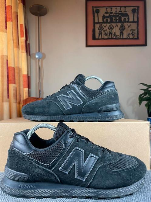 New Balance 574 Sneakers Maat 43 Volledig Zwart, Kleding | Heren, Schoenen, Gedragen, Sneakers, Zwart, Ophalen of Verzenden