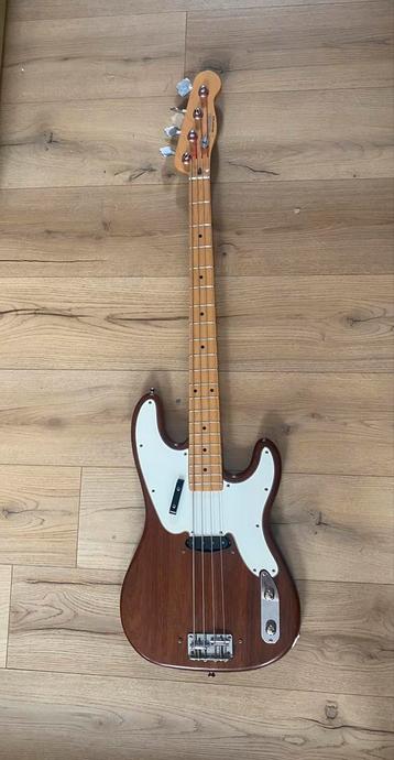 Fender Precision Bass 51’ disponible aux enchères